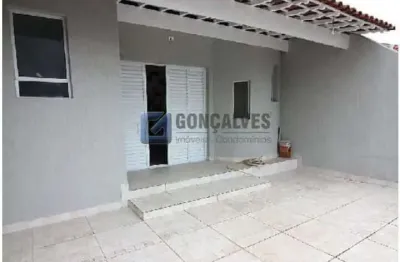 Sobrado à Venda em Paulicéia, São Bernardo do Campo — 3 quartos, 2 vagas, 212 m²