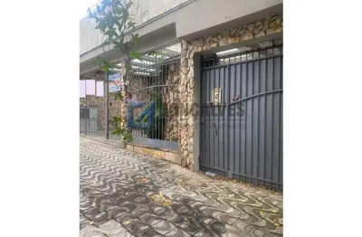 Sobrado Residencial à Venda em Baeta Neves, São Bernardo do Campo – 2 Dormitórios com Suíte e 8 Vagas