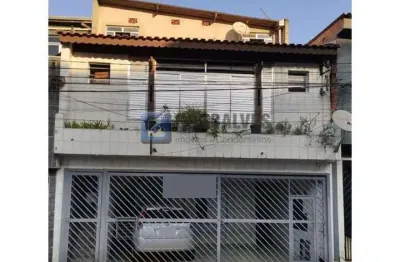 Sobrado Residencial de 5 Quartos em Campanário, Diadema – R$ 750.000