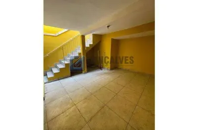 Sobrado Comercial à Venda em São Bernardo do Campo – 2 quartos, 1 vaga, 240m² total