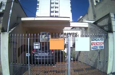 Casa à venda em Osvaldo Cruz, São Caetano do Sul - 2 quartos, 3 vagas e terreno amplo