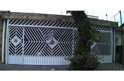 Casa à venda em Vila Helena, Santo André — 3 dorms, 1 suíte, 3 vagas