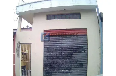 Sobrado Residencial com 2 Quartos e 2 Vagas em Centre Ville, Santo André – Venda R$700.000