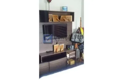 Sobrado à venda no Planalto, SBC — 2 quartos, 2 vagas, piso porcelanato