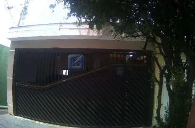 Casa Residencial com 3 Dormitórios, 2 Vagas e Churrasqueira em Vila Assunção, Santo André