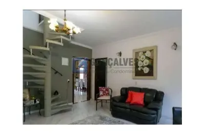 Sobrado Residencial 4 Quartos com 3 Vagas em Independência, São Bernardo do Campo – R$ 926.000