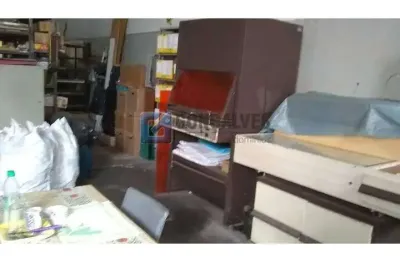 Salão Comercial à Venda em Rudge Ramos, SBC - 3 Vagas, 297m² de Terreno