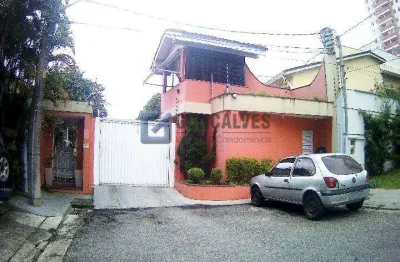 Casa à venda em Vila Alice, Santo André – 3 Dormitórios, Piscina e Espaço Gourmet