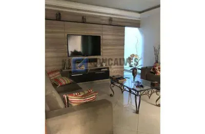Sobrado Residencial à Venda em Santo André – Vila Homero Thon | 3 Suítes, 4 Vagas