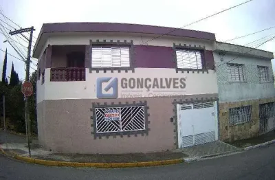 Sobrado Residencial com 3 Quartos e 3 Vagas em Mauá, São Caetano do Sul – R$ 960.000