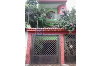 Sobrado Residencial com Espaço Gourmet em Parque Gerassi, Santo André