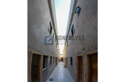 Sobrado à venda no Vila Príncipe de Gales (Santo André) – 2 suítes, 2 vagas, 56 m²