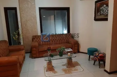 Sobrado Residencial/Comercial com 4 Quartos em São Bernardo do Campo – Bairro Dos Casa