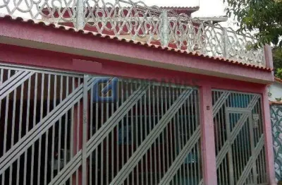 Sobrado Residencial com 3 Quartos, Suíte e 3 Vagas – Parque Novo Oratório, Santo André