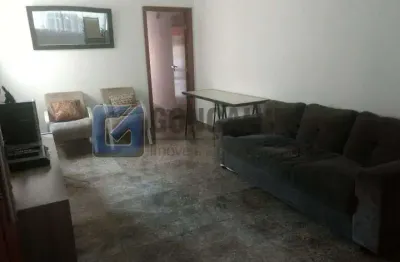 Casa à venda em Taboão, São Bernardo do Campo - 3 quartos, 1 suíte, 2 vagas