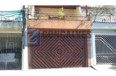 Sobrado à venda em Piraporinha (Diadema) – 3 quartos, 2 vagas, porcelanato