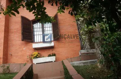 Casa à venda em Santa Terezinha, São Bernardo do Campo – 213 m², 2 quartos e 2 vagas