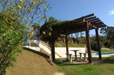 Chácara Residencial à venda em Socorro/SP – 4 dormitórios, piscina, grande terreno