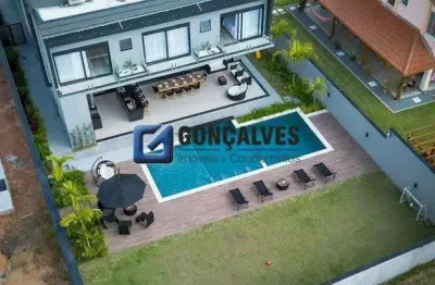 Casa de Alto Padrão à Venda em Jacareí (Bairro Da Cerejeira) — 5 Quartos, 4 Suítes, 2 Pavimentos, 10 Vagas