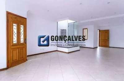 Sobrado Residencial 4 Quartos (3 Suítes) em Nova Petrópolis, SBC – Aceita Financiamento
