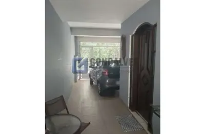 Sobrado à venda no bairro alves dias em são bernardo do campo/sp, com 188 m² e 3 quartos sendo 1 suíte.