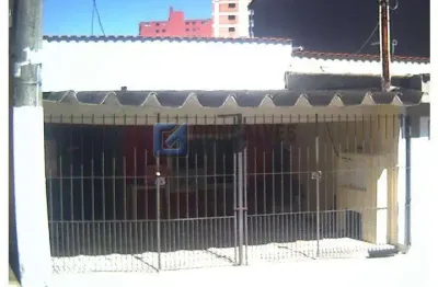 Imóvel a venda com 3 residências, sendo uma casa térrea e mais duas no pavimento inferior, no Santa Terezinha, SBC, SP