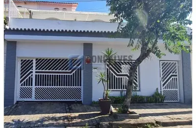 Sobrado à venda no bairro jardim são luiz em são bernardo do campo/sp, 224m² e 4 dormitórios sendo 1 suíte.
