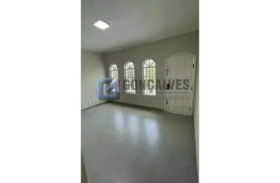 Casa à venda no bairro jardim independência em são bernardo do campo com 151m² e 2 dormitórios.