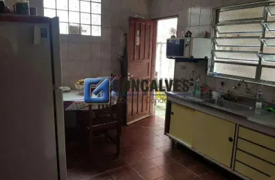 Casa à Venda em Alvarenga, São Bernardo do Campo – 2 Quartos, 2 Vagas,Piso Frio