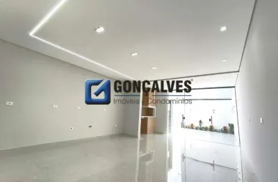 Sobrado com 3 suítes, 4 vagas de garagem e frente em Assunção, SBCampo – Financia e Permuta