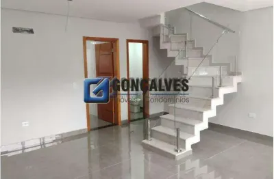 Sobrado Residencial 3 Suítes com 136m² Úteis + 100m² de Quintal — Vila Alzira, Santo André