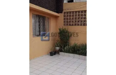 Casa com 2 quartos à venda na Rua Caiapós, Alves Dias, São Bernardo do Campo, 420 m2 por R$ 640.000