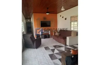 Chácara / sítio com 2 quartos à venda na raul gomes de almeida, r, centro, pilar do sul, 250 m2 por r$ 430.000