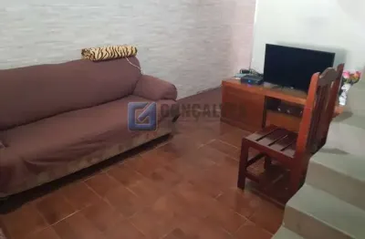 Casa com 02 quartos à venda no bairro jardim thelma, em são bernardo do campo/sp.