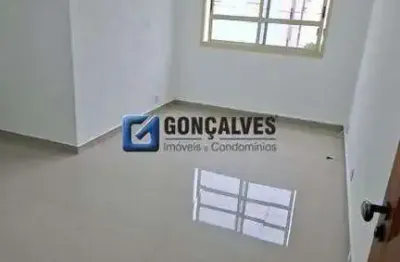 Apartamento com 2 quartos à venda no Jardim Santo André em Santo André/SP.