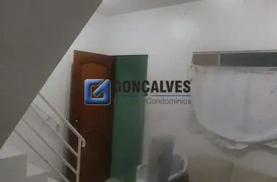 Sobrado com 3 quartos à venda na Vila Feliz em São Bernardo do Campo/SP.