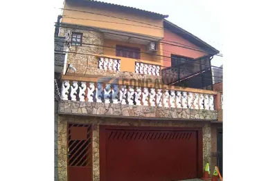 Sobrado 3 dormitórios sendo 1 suite, 193 mts² no Bairro Jardim Alvorada em Santo André