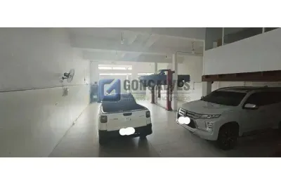 Sobrado 4 dormitórios, 413 mts² na Vila Curuça em Santo André.