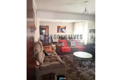 Sobrado com 4 quartos/02 suítes à venda no Bairro Campestre - Santo André/SP