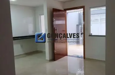 Casa residencial com 2 suítes e quintal em Jardim Ipanema, Santo André
