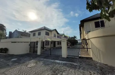 Casa a venda com 2 suítes e lazer em villágio perto da praia e no centro de bertioga / sp