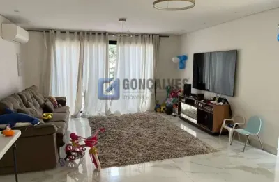 Sobrado no Bairro Olimpico em São Caetano do Sul com 258m² de construção e 146m² de terreno