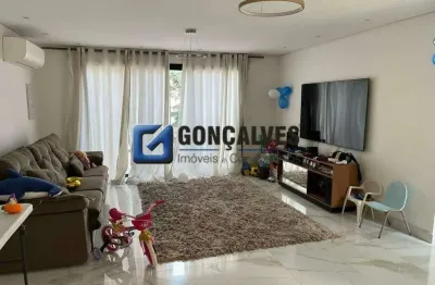 Sobrado no Bairro Olimpico em São Caetano do Sul com 258m² de construção e 146m² de terreno