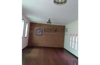 Casa com 3 quartos para alugar na Rua Amparo, Baeta Neves, São Bernardo do Campo, 300 m2 por R$ 4.500