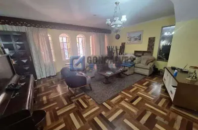 Casa com 5 quartos para alugar na Rua Votorantim, Barcelona, São Caetano do Sul, 326 m2 por R$ 10.000