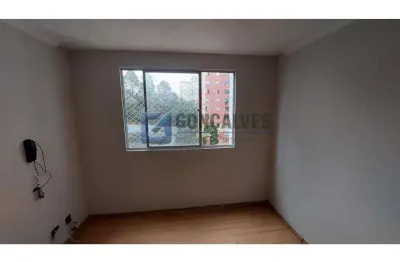 Apartamento com 2 quartos para alugar na rua tiradentes, santa terezinha, são bernardo do campo, 52 m2 por r$ 1.500
