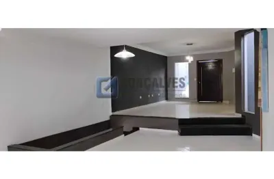 Casa com 3 quartos para alugar na bulgaria, r, parque das nações, santo andré, 250 m2 por r$ 4.500