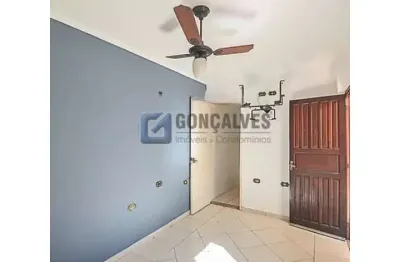 Casa com 2 quartos para alugar na itaguassu, r, rudge ramos, são bernardo do campo por r$ 2.990