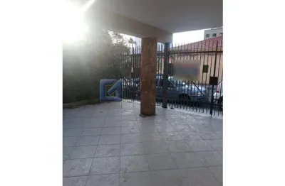 Casa com 3 quartos para alugar na mario zampieri, r, centro, são bernardo do campo por r$ 4.700