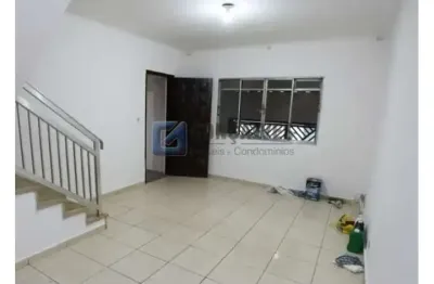 Casa com 3 quartos para alugar na nestor moreira, r, vila marchi, são bernardo do campo por r$ 3.800